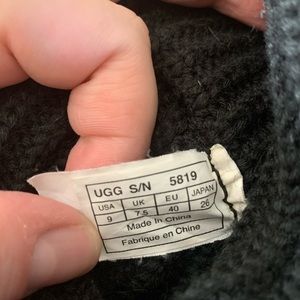 Size 9 knit ugg boots